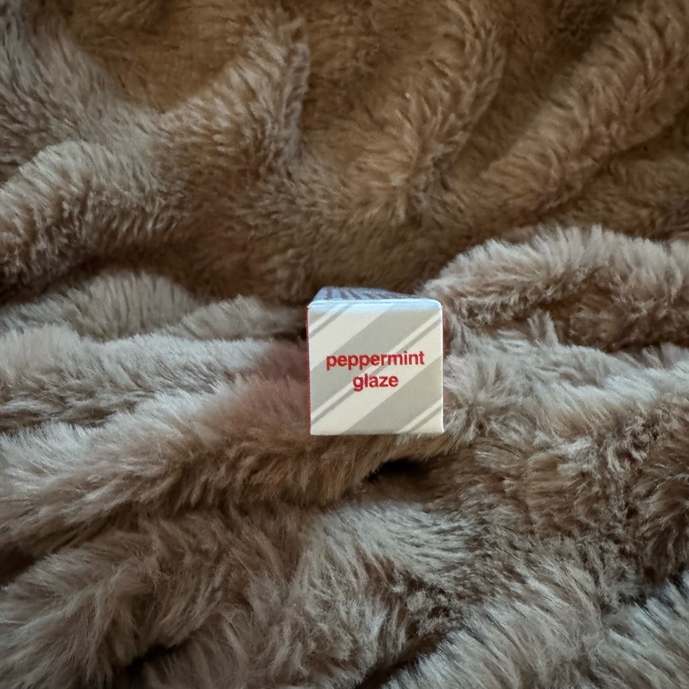 RHODE Peppermint Glaze Lip Treatment new in box - Picture 2 of 2